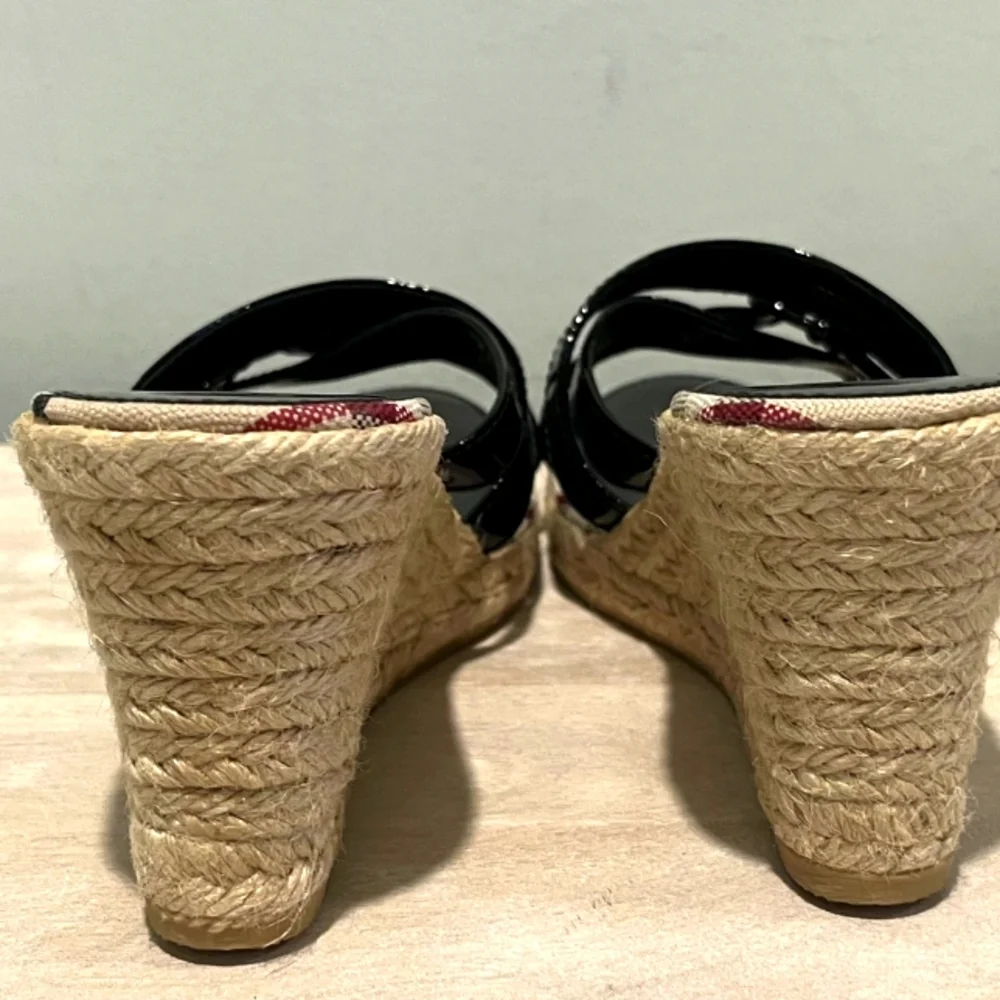 Burberry Black Patent Leather & Nova Check Espadrille Wedge Sandals Sz 4… NWOB - Picture 8 of 15